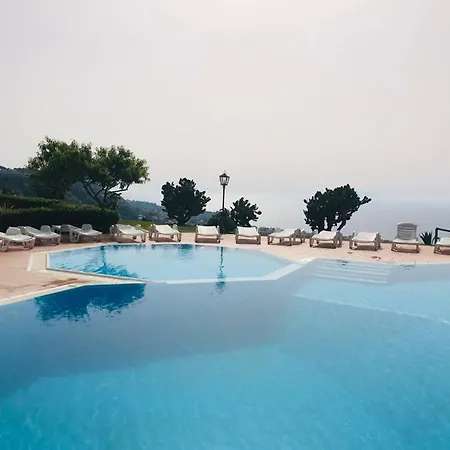 Holiday home Marasusa - Il Giardino Sul Mare Parghelia